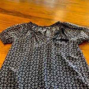 Joie silk  blouse ruched sleeves and neck